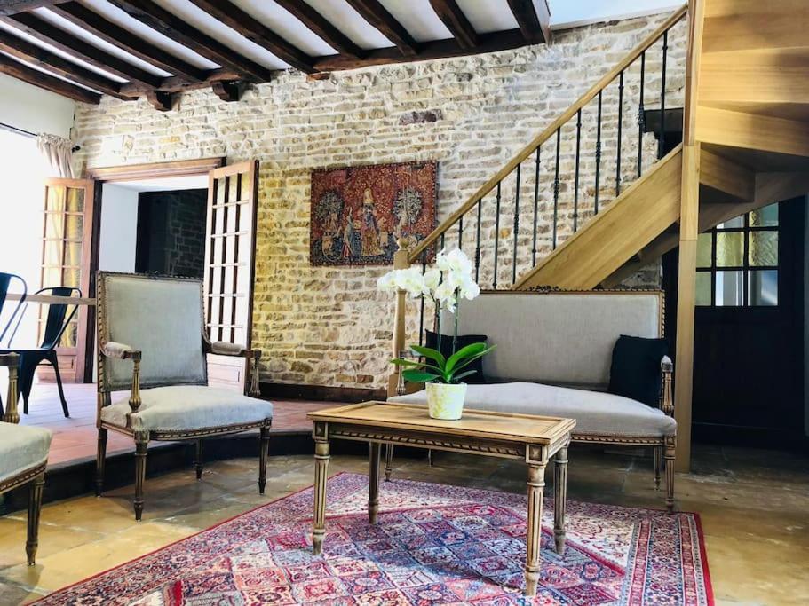Maison Celeste Nuits-Saint-Georges Luaran gambar